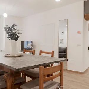 Apartament Brilla Marvelous In The Center, Bergamo